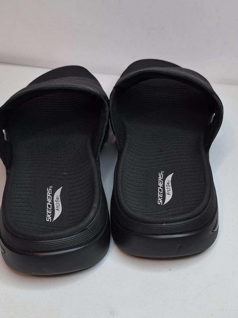 Skechers easy slip